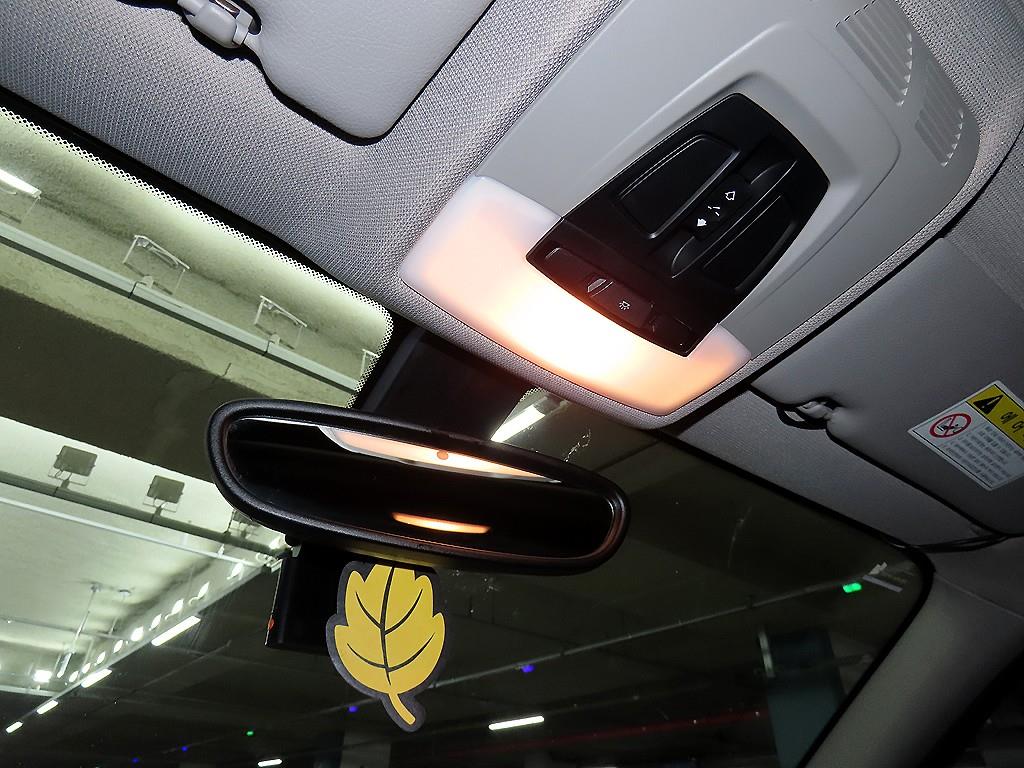 BMW 1시리즈(2세대) 5도어 118d 어반 라인 - 이미지 17