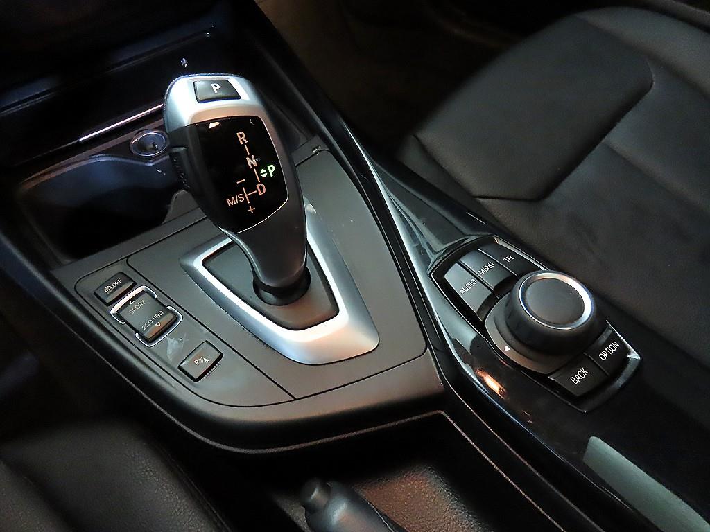 BMW 1시리즈(2세대) 5도어 118d 어반 라인 - 이미지 7