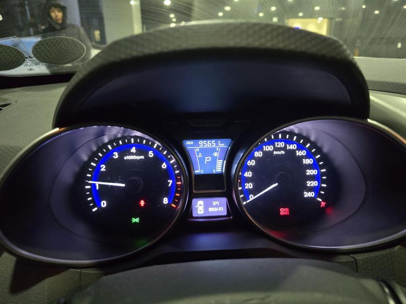 현대 벨로스터 1.6 GDI DCT팩 - 이미지 4