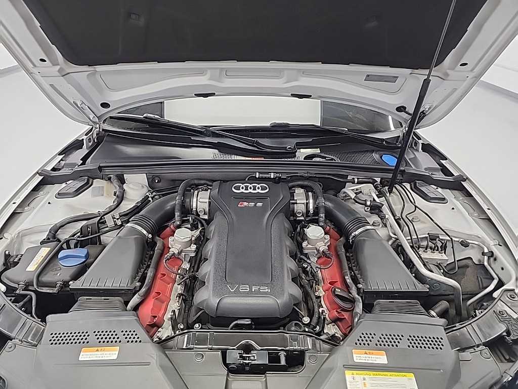 아우디 RS5 4.2 FSI 콰트로 - 이미지 11