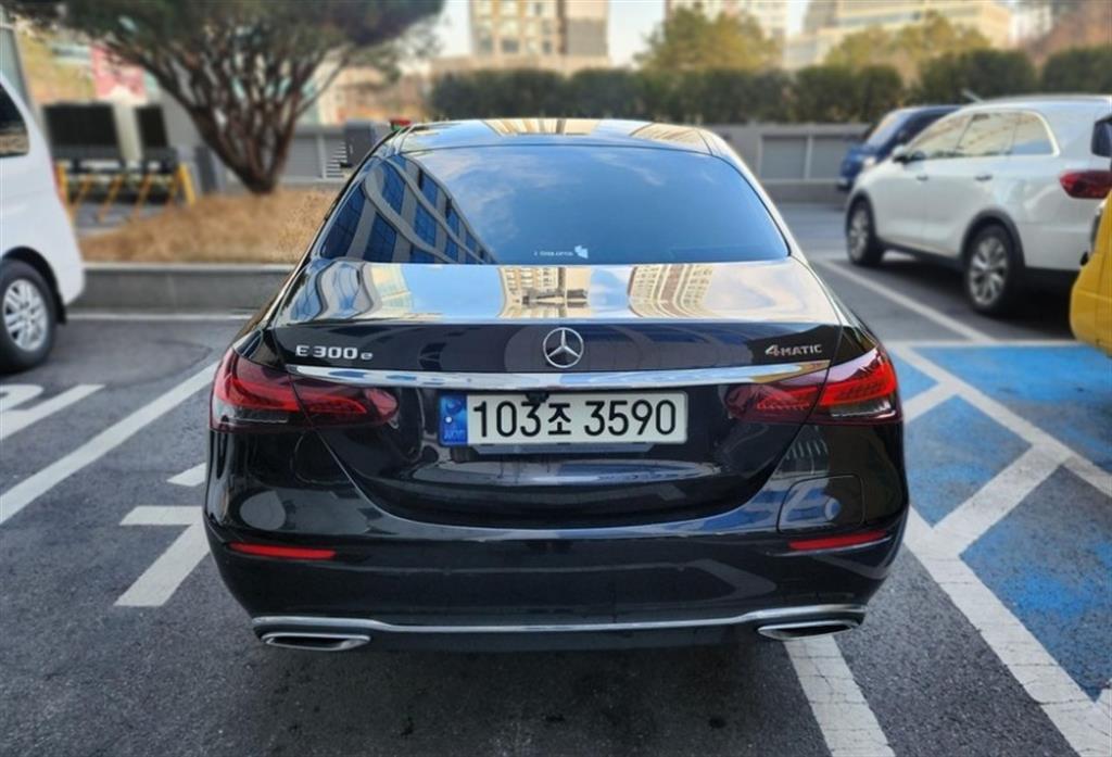 벤츠 E클래스(5세대) E300e 4매틱 익스클루시브 - 이미지 5
