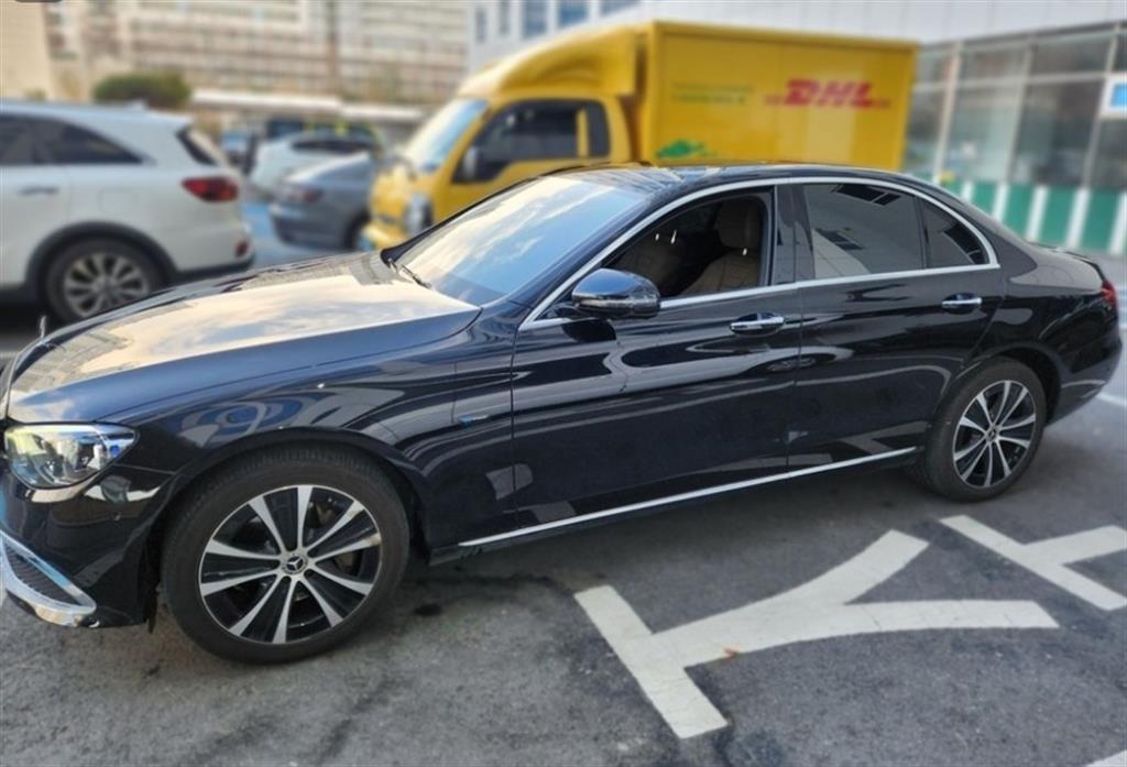 벤츠 E클래스(5세대) E300e 4매틱 익스클루시브 - 이미지 2