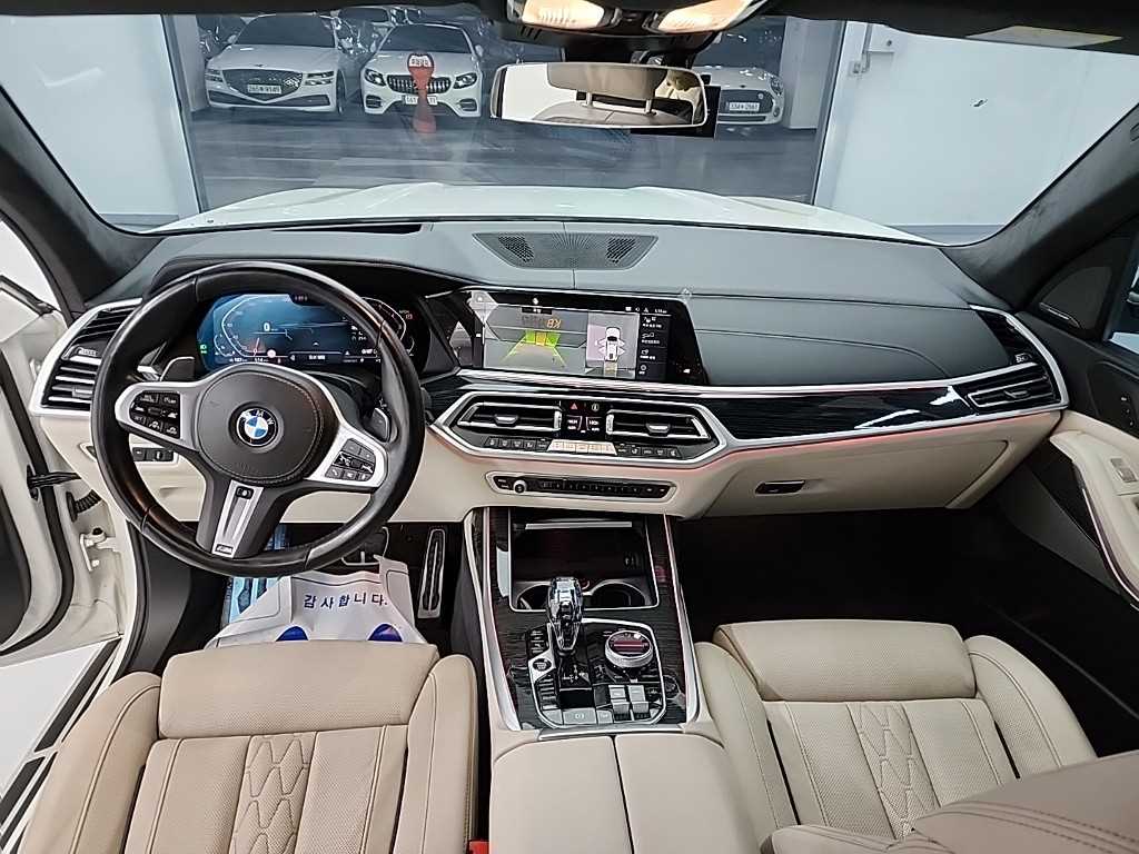 BMW X7 40i xDrive M스포츠 팩 - 이미지 14