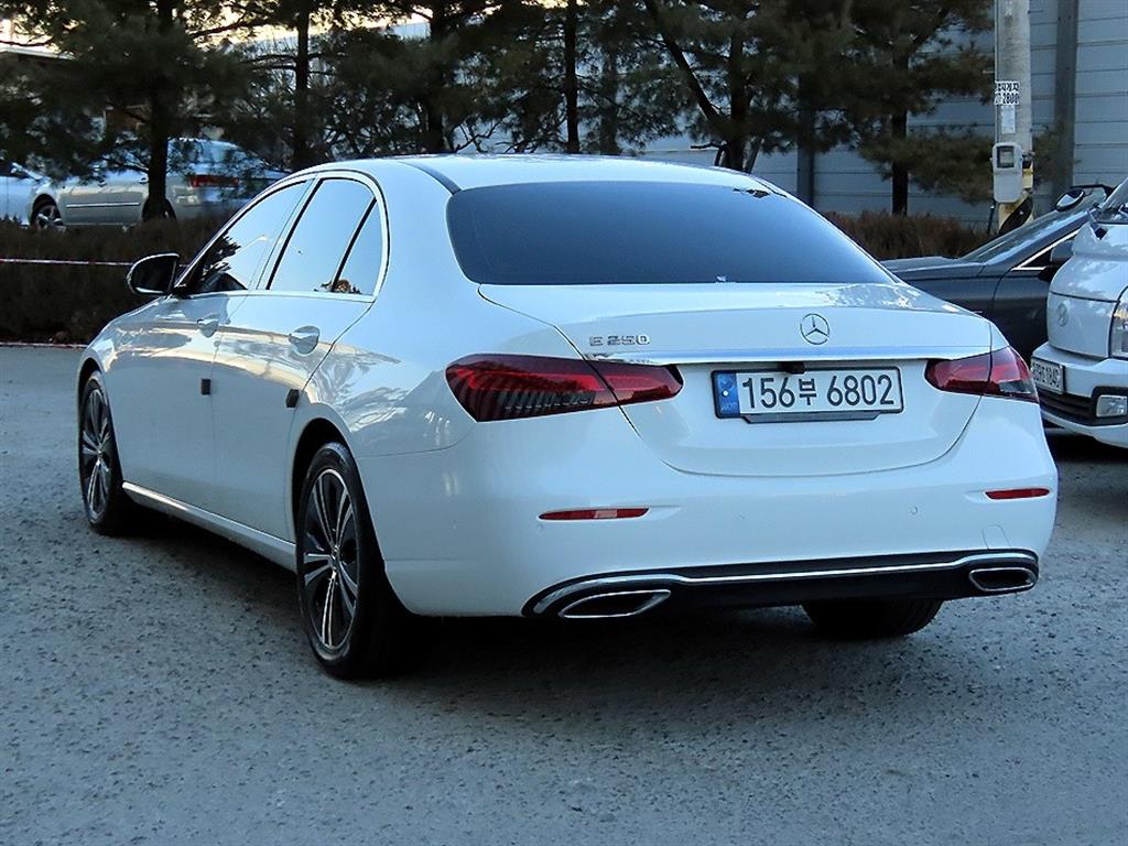 벤츠 E클래스(5세대) E250 아방가르드 - 이미지 3