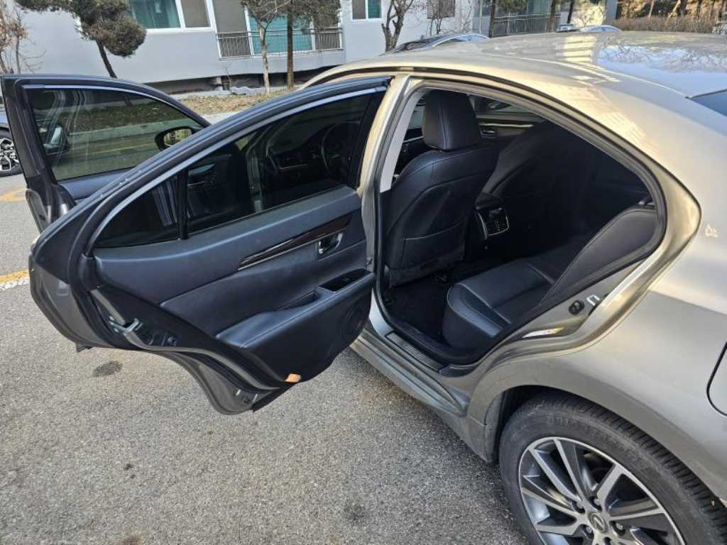 렉서스 ES(6세대) 300h 슈프림 - 이미지 13