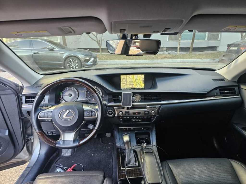 렉서스 ES(6세대) 300h 슈프림 - 이미지 17