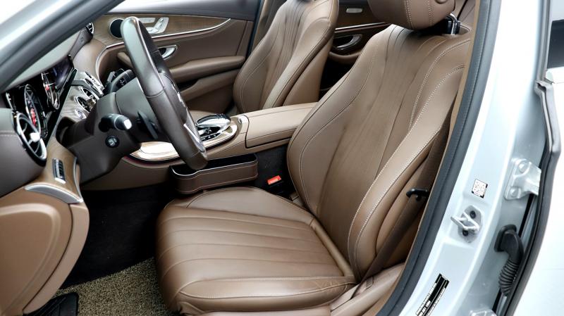 벤츠 E클래스(5세대) E220d 4매틱 익스클루시브