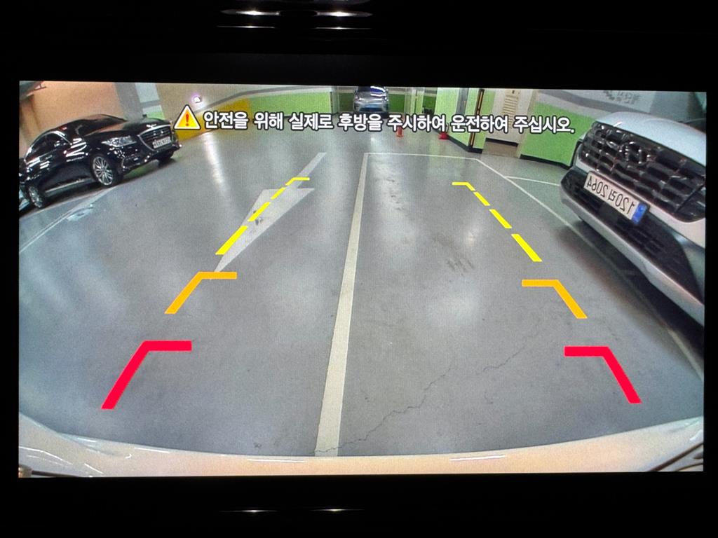 KG모빌리티(쌍용) 베리 뉴 티볼리 1.6 디젤 2WD V5 - 이미지 2