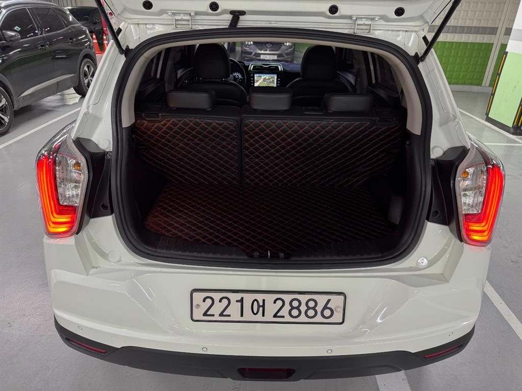 KG모빌리티(쌍용) 베리 뉴 티볼리 1.6 디젤 2WD V5 - 이미지 18