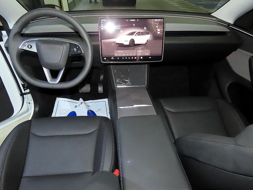 테슬라 모델 Y RWD - 이미지 6