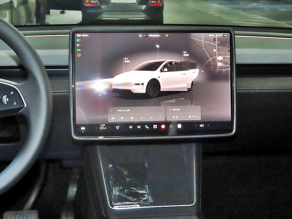 테슬라 모델 Y RWD - 이미지 4