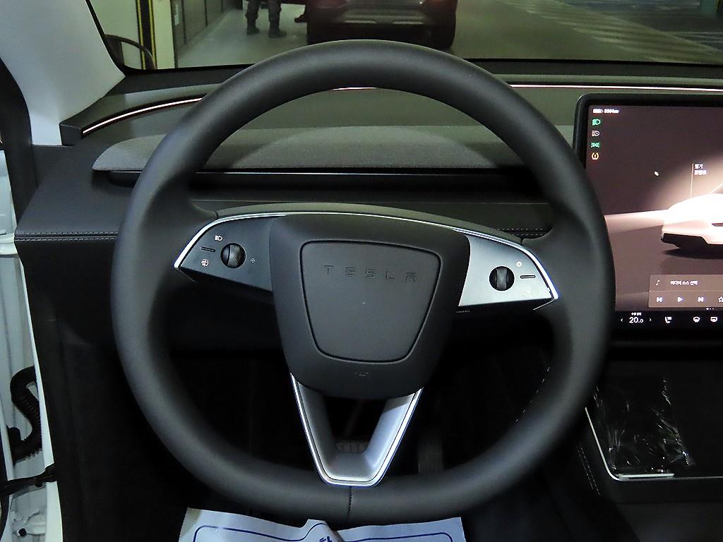 테슬라 모델 Y RWD - 이미지 3