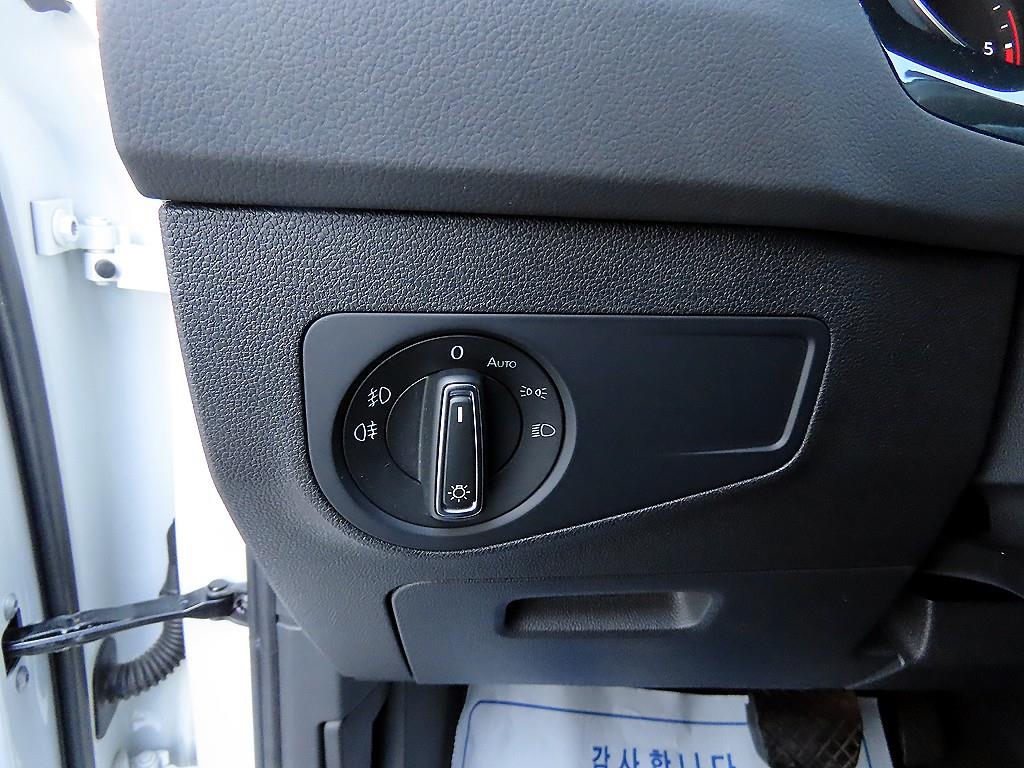 폭스바겐 티구안(2세대) 2.0 TDI 프리미엄 - 이미지 18