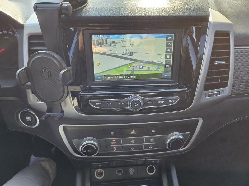 KG모빌리티(쌍용) 렉스턴 스포츠 2.2 4WD 어드벤처 - 이미지 11