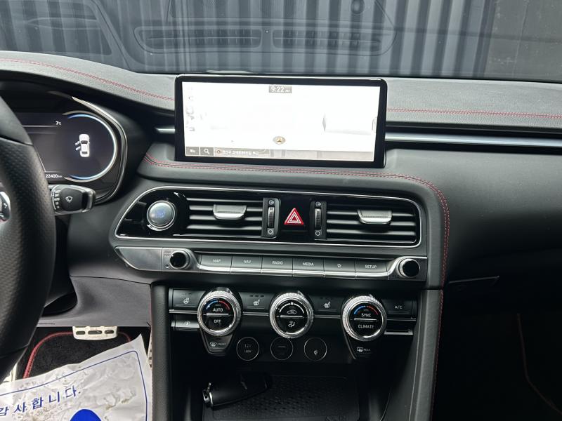 제네시스 더 뉴G70 가솔린 2.0T 2WD 스포츠 패키지 - 이미지 14