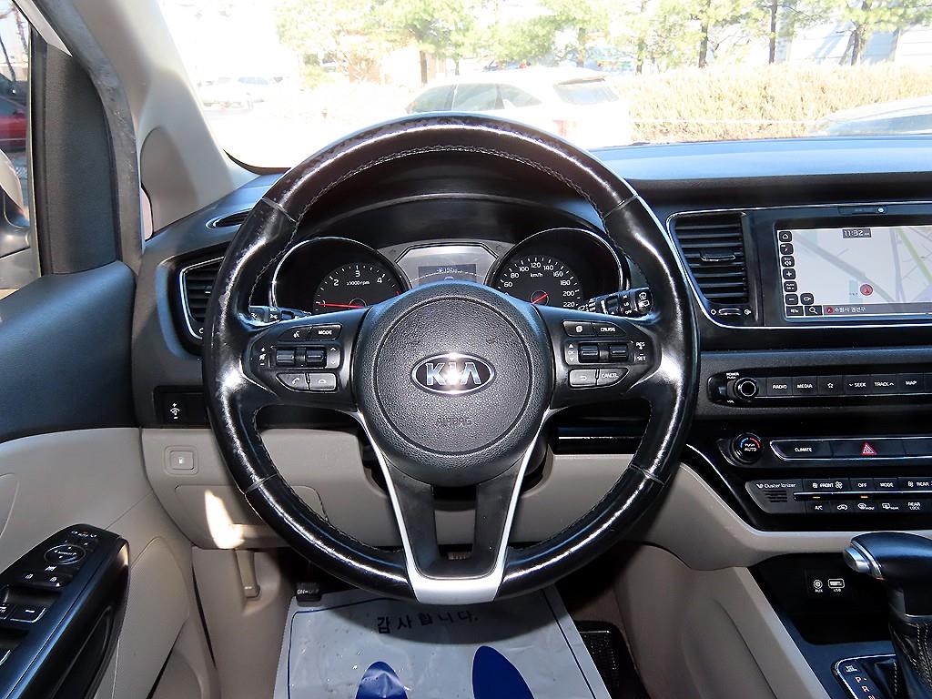 기아 더 뉴카니발 9인승 디젤 럭셔리 - 이미지 6