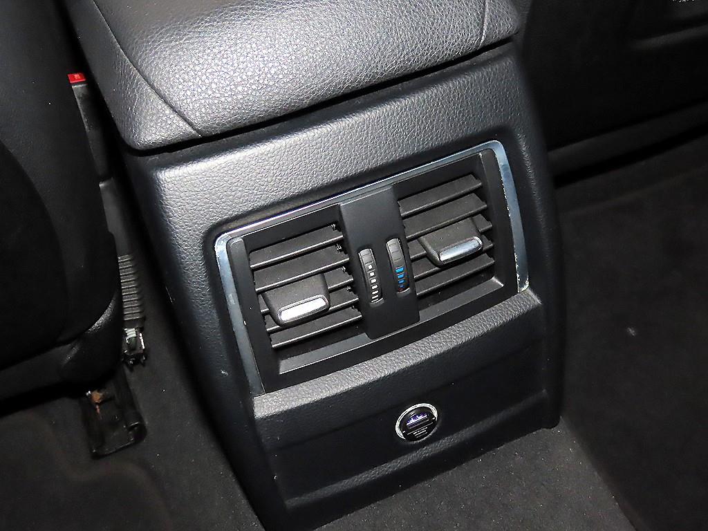 BMW 3시리즈(6세대) 320d M 스포츠 - 이미지 12