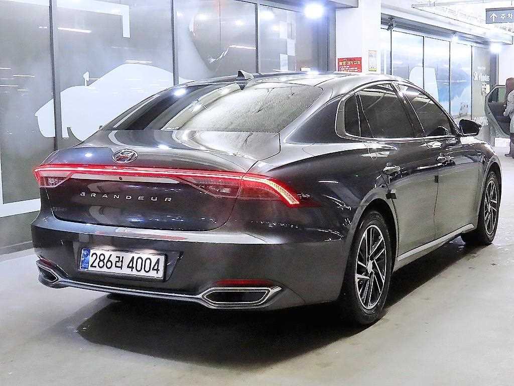 현대 더 뉴그랜저IG LPi 3.0 프리미엄 초이스 - 이미지 12