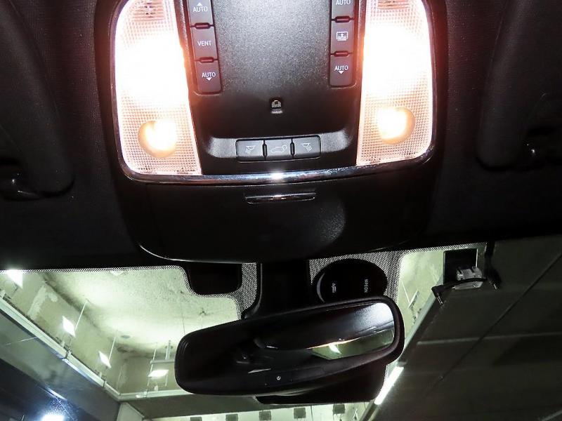 지프 그랜드 체로키(WK2) 3.6 V6 오버랜드 - 이미지 15