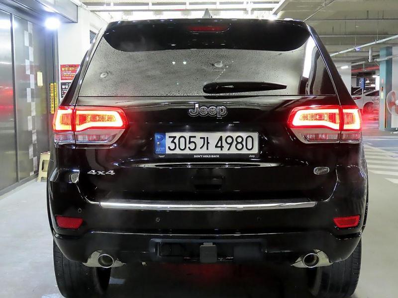 지프 그랜드 체로키(WK2) 3.6 V6 오버랜드 - 이미지 16