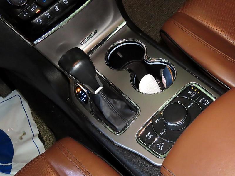 지프 그랜드 체로키(WK2) 3.6 V6 오버랜드 - 이미지 4