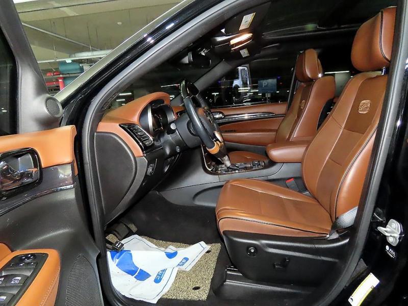 지프 그랜드 체로키(WK2) 3.6 V6 오버랜드 - 이미지 20