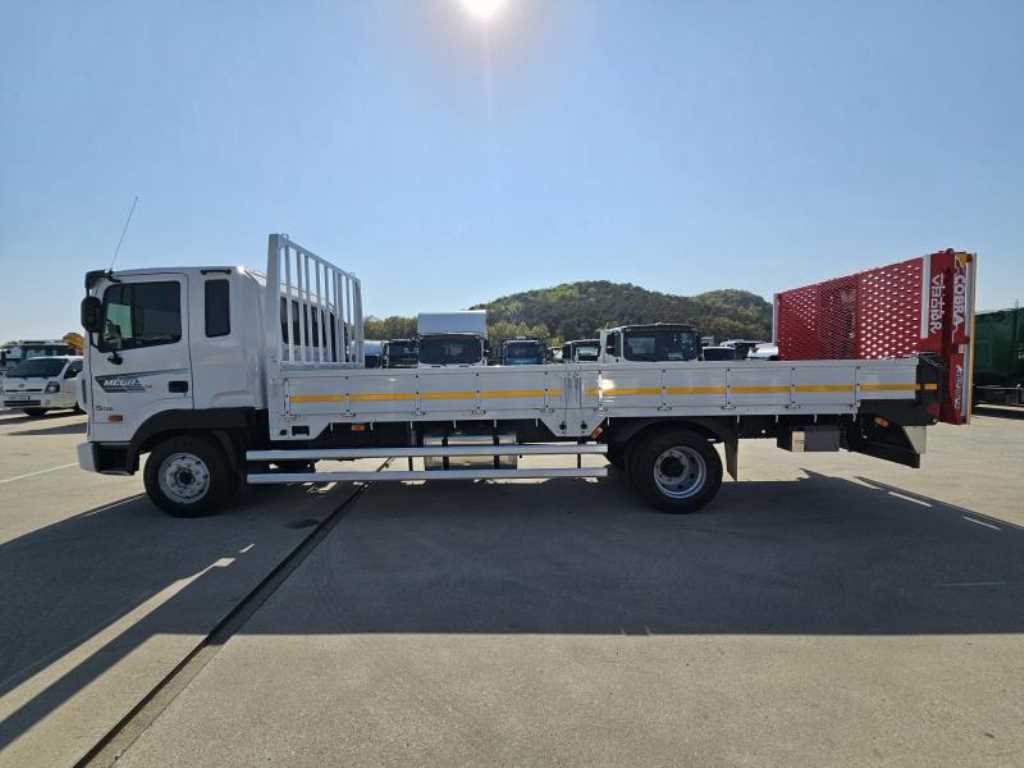 현대 메가트럭 4.5톤 초장축 - 이미지 3