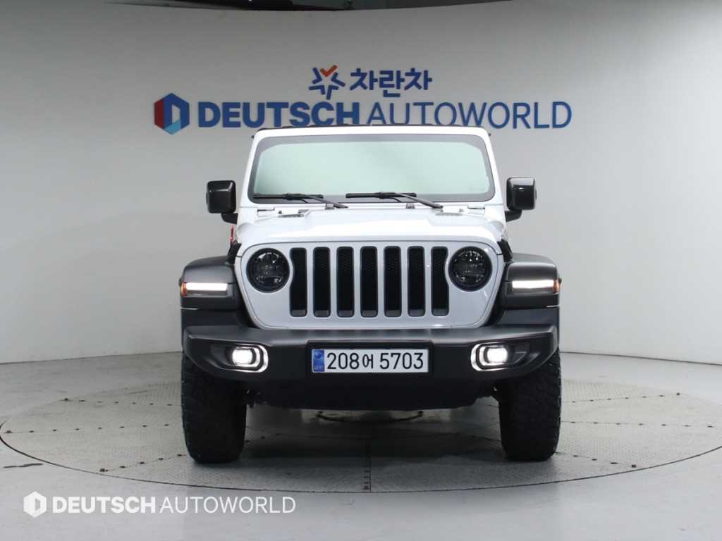 지프 랭글러(JL) 2.0 루비콘 4DR - 이미지 10