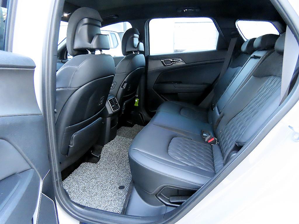 기아 더 뉴스포티지 2.0 LPG 시그니처 X-라인 - 이미지 13