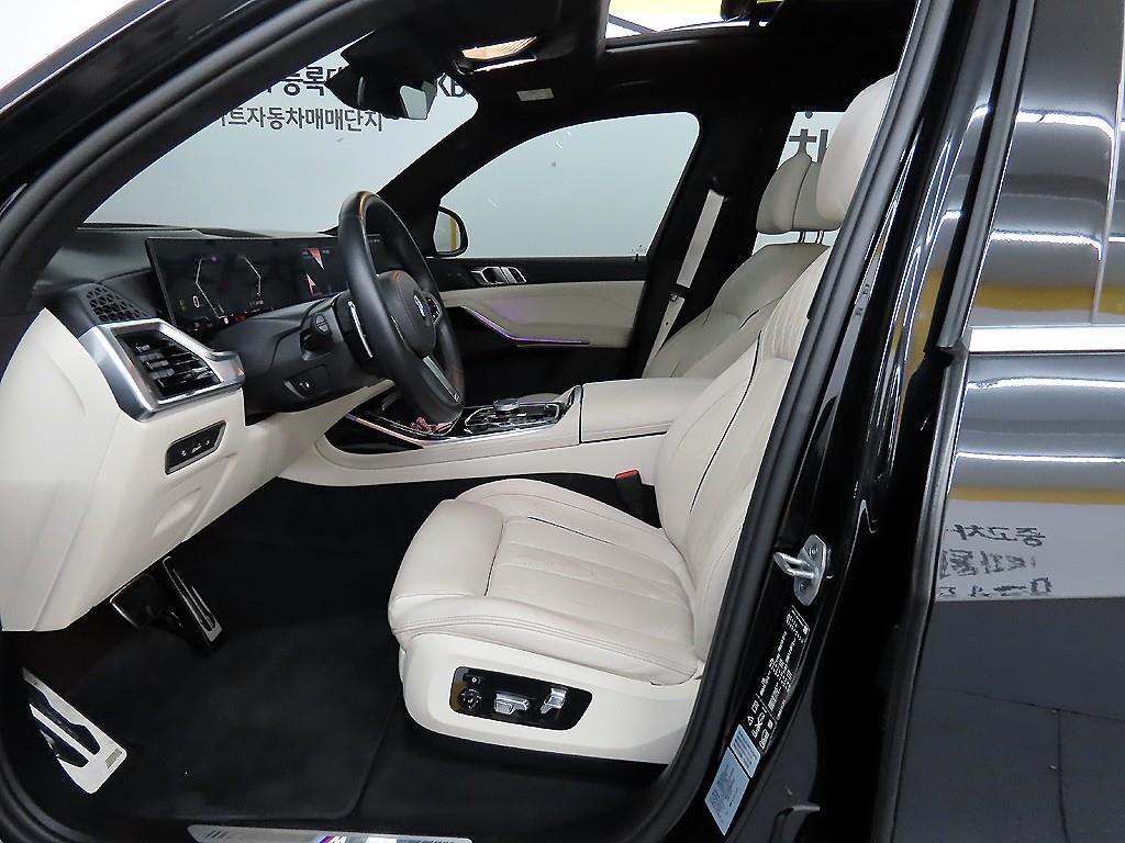 BMW X7 40i xDrive M스포츠 팩 - 이미지 13