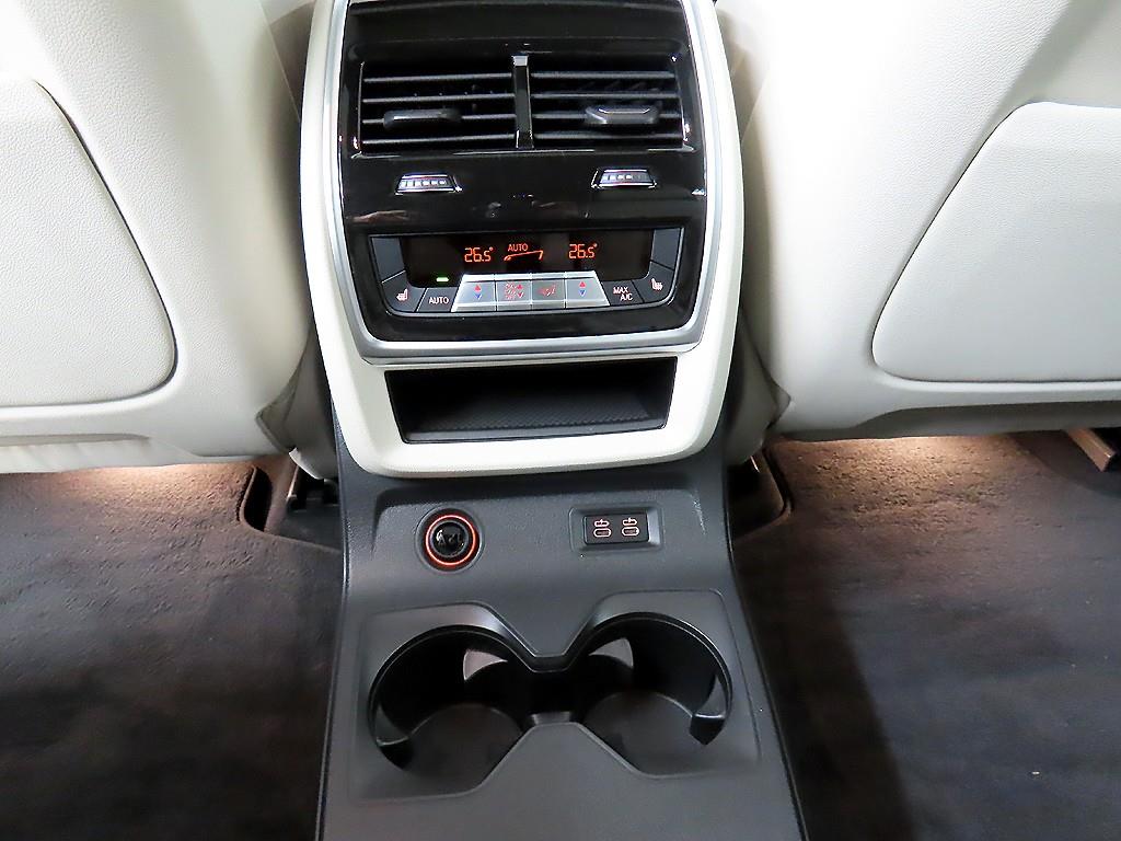 BMW X7 40i xDrive M스포츠 팩 - 이미지 2