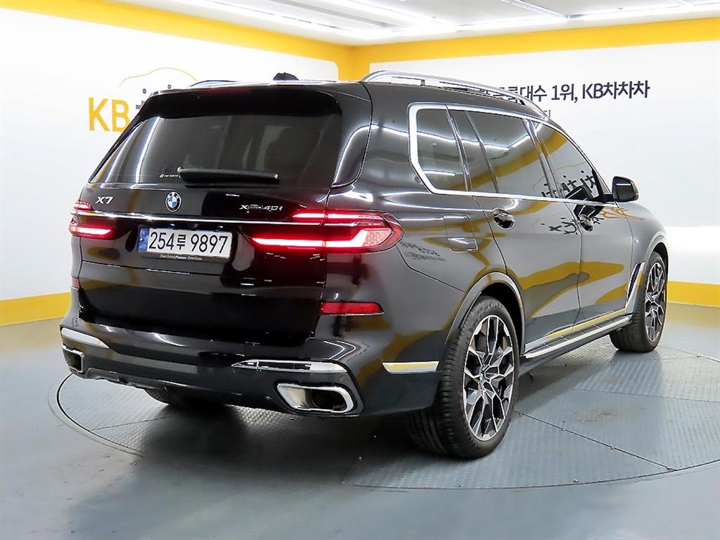 BMW X7 40i xDrive M스포츠 팩 - 이미지 14