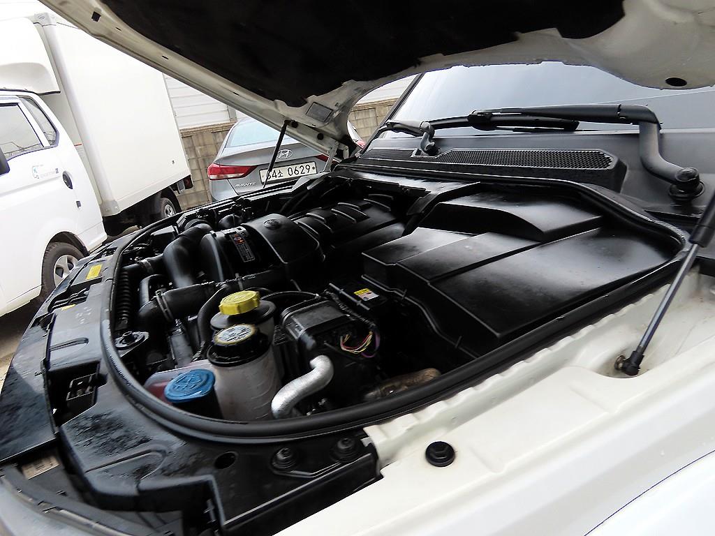 랜드로버 디스커버리4 3.0 SDV6 HSE - 이미지 8