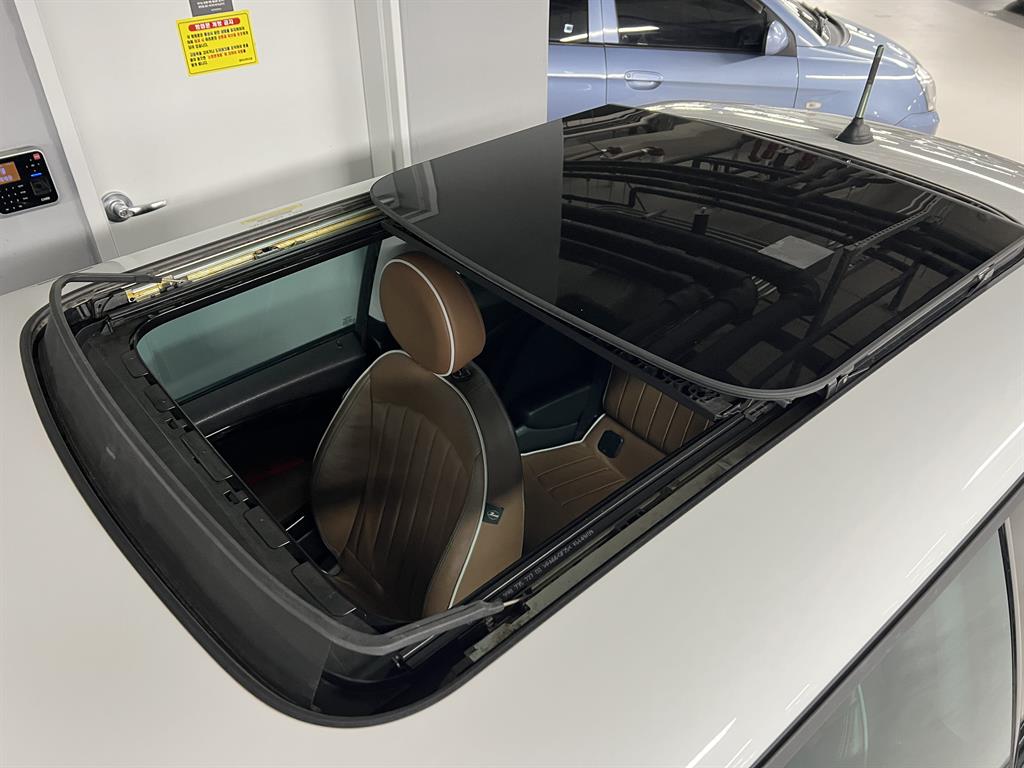 미니 쿠퍼(2세대) 1.6 메이페어 - 이미지 3