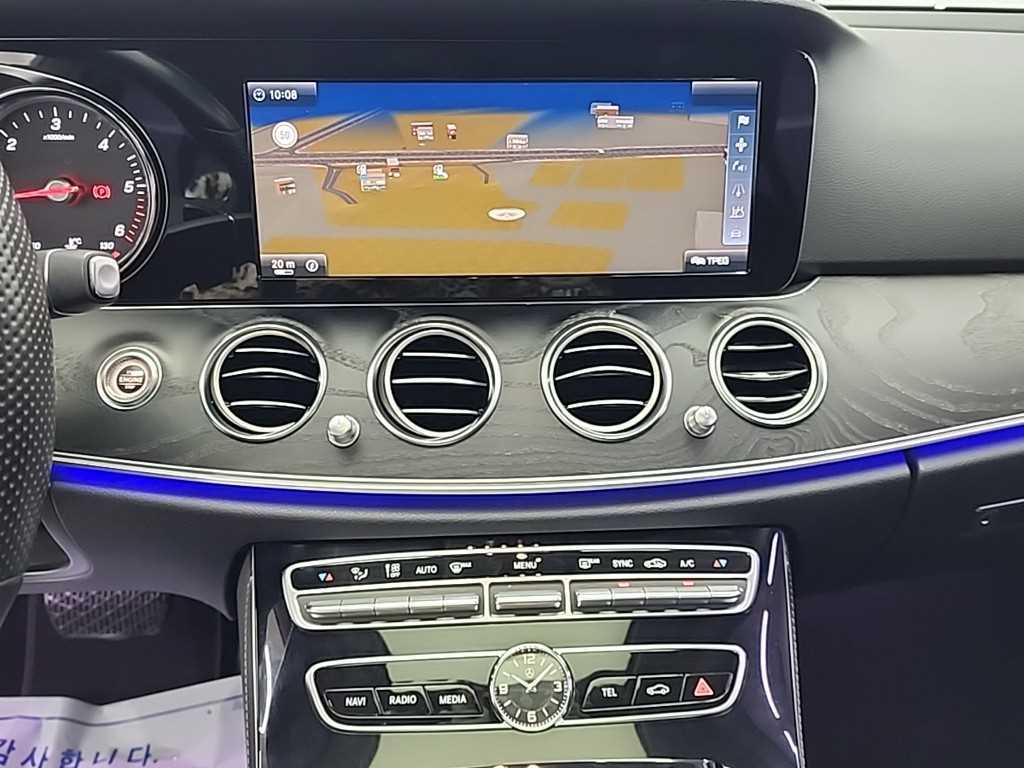 벤츠 E클래스(5세대) E220d 아방가르드 - 이미지 10