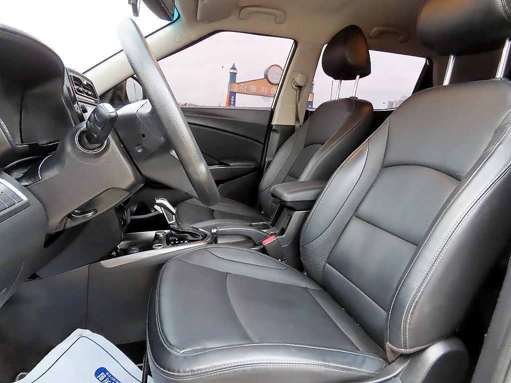 KG모빌리티(쌍용) 베리 뉴 티볼리 1.5 가솔린 2WD 직판용 - 이미지 12