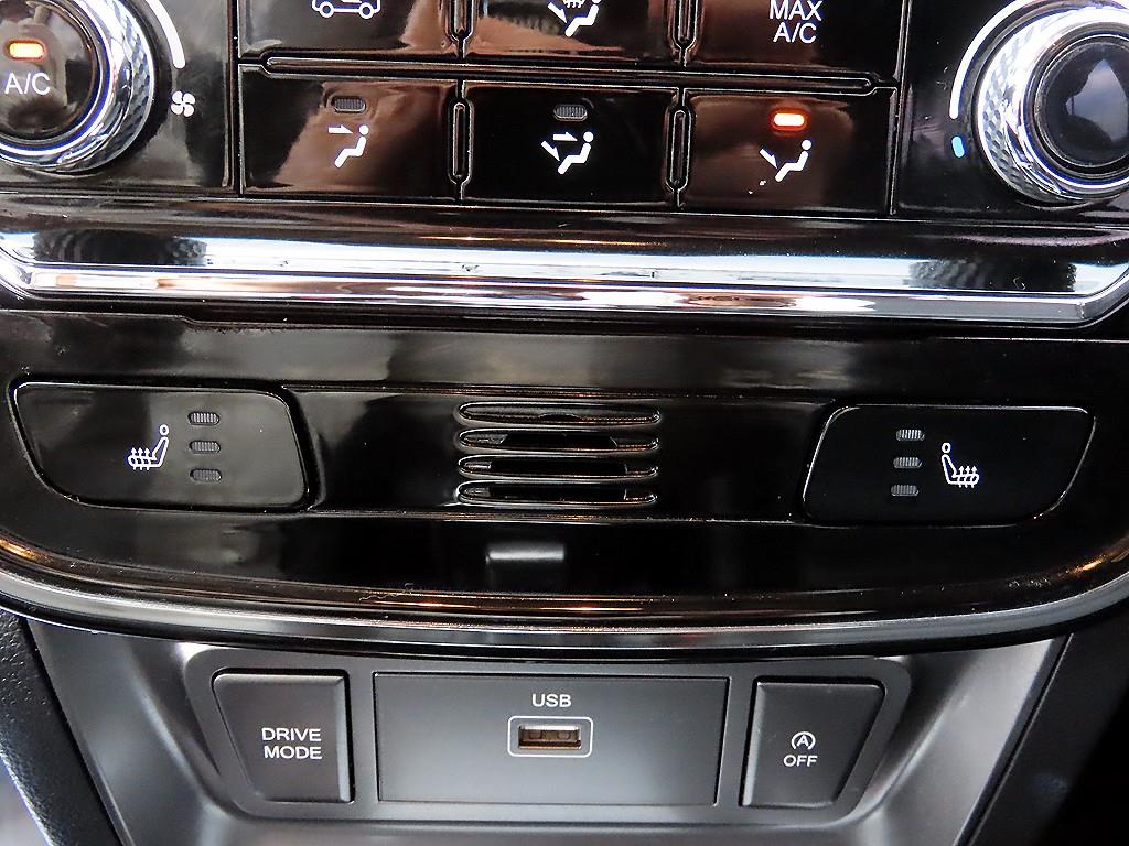 KG모빌리티(쌍용) 베리 뉴 티볼리 1.5 가솔린 2WD 직판용 - 이미지 11