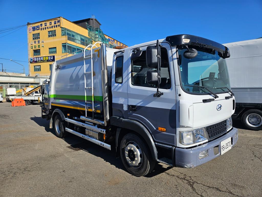 현대 메가트럭 - 이미지 2