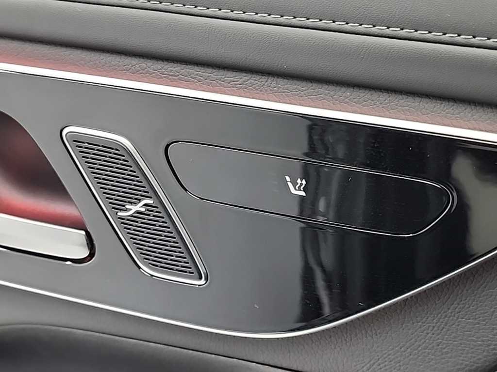 벤츠 GLC클래스(2세대) GLC 300 4매틱 쿠페 - 이미지 18