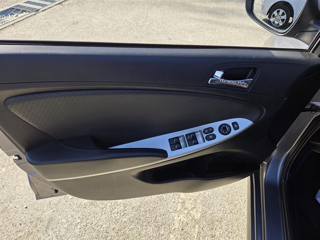 현대 엑센트 신형 1.4 VVT 모던 - 이미지 8