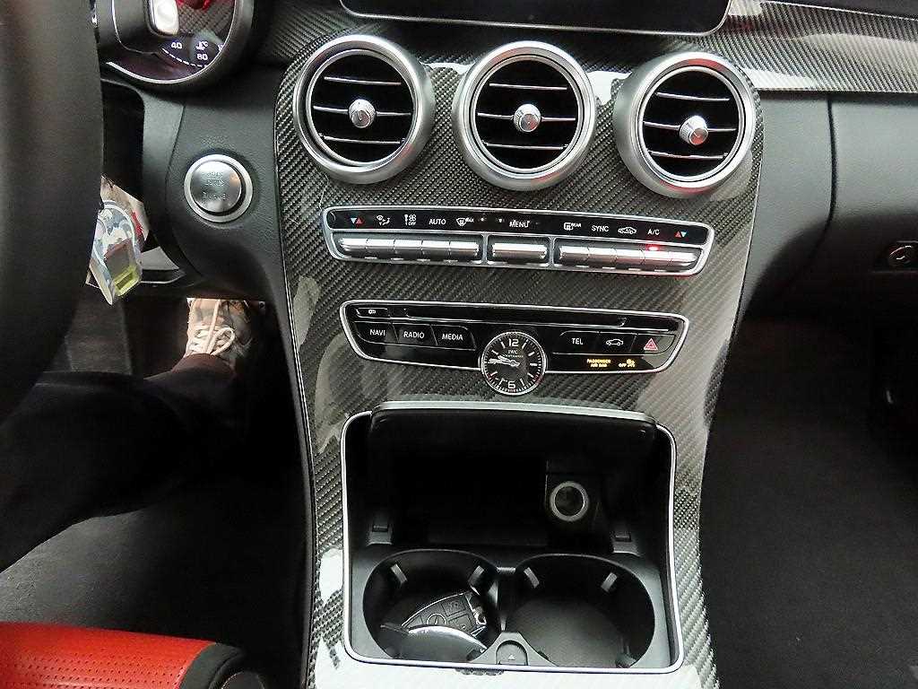 벤츠 C클래스(4세대) C63 AMG 쿠페 - 이미지 7