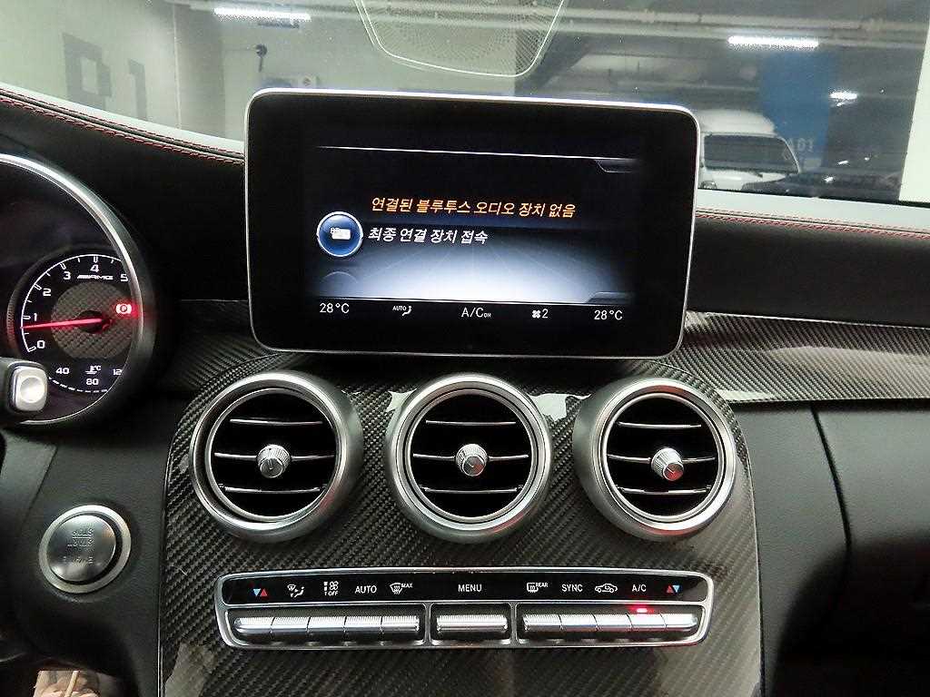 벤츠 C클래스(4세대) C63 AMG 쿠페 - 이미지 16