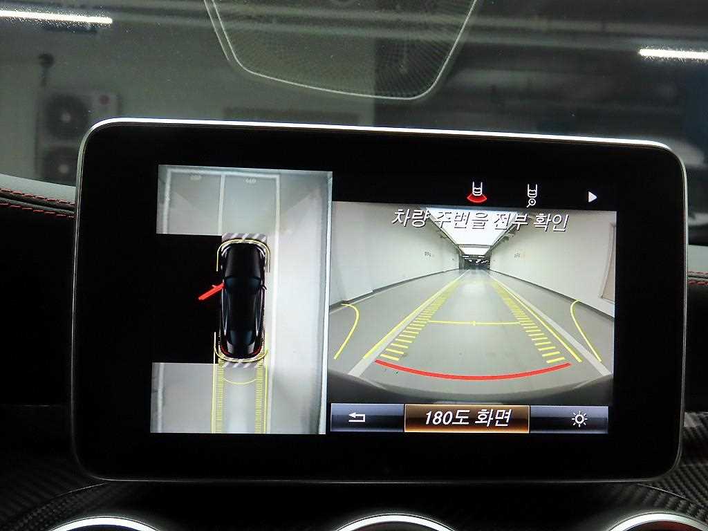 벤츠 C클래스(4세대) C63 AMG 쿠페 - 이미지 19