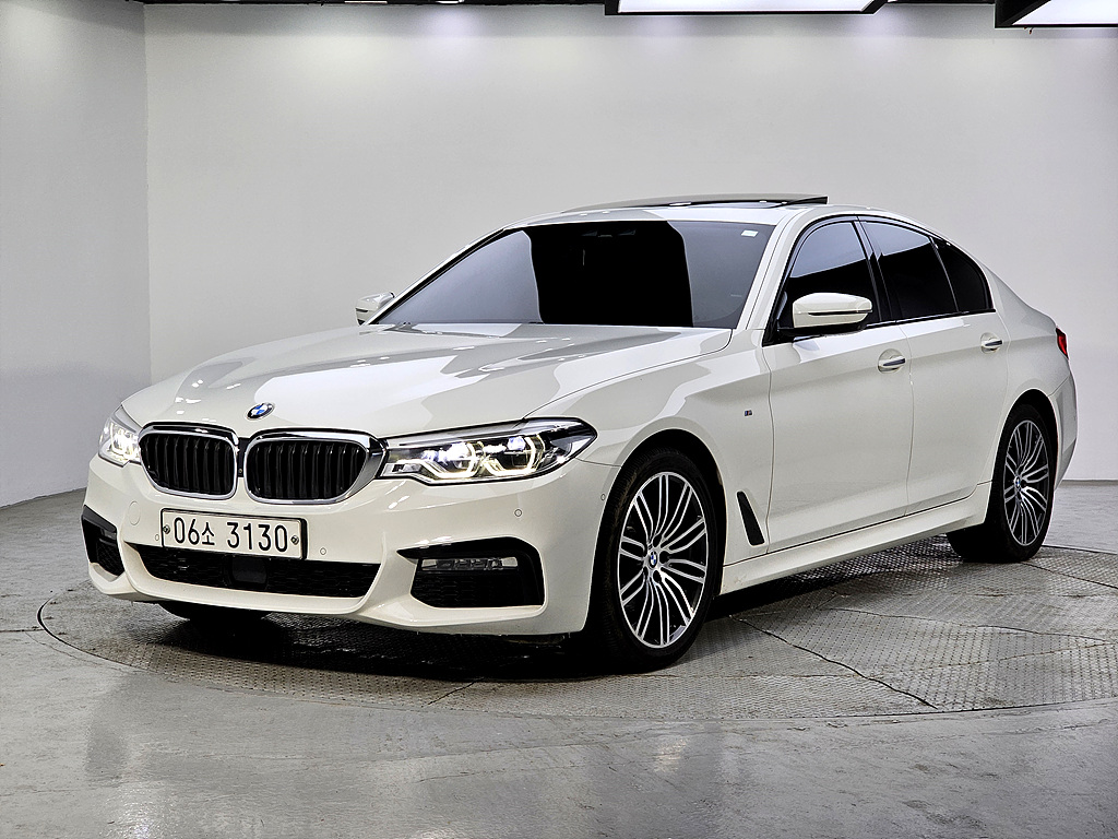 BMW 5시리즈(7세대) 520d M스포츠팩 플러스
