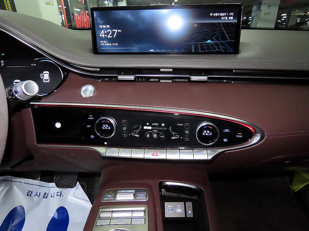 제네시스 GV70 2.5T 2WD 기본형 - 이미지 2