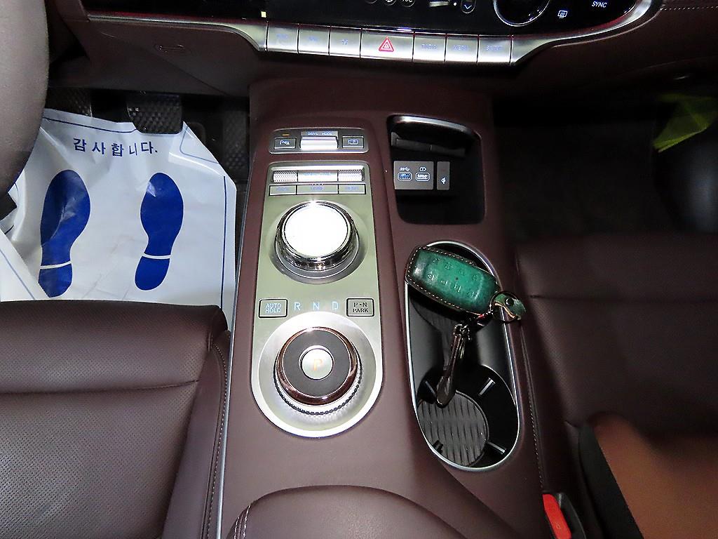 제네시스 GV70 2.5T 2WD 기본형 - 이미지 18