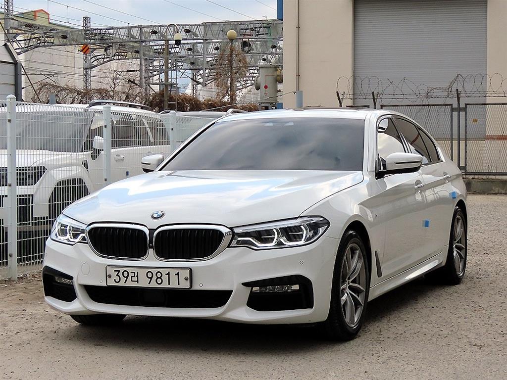 BMW 5시리즈(7세대) 520d xDrive M스포츠팩 플러스 - 이미지 18