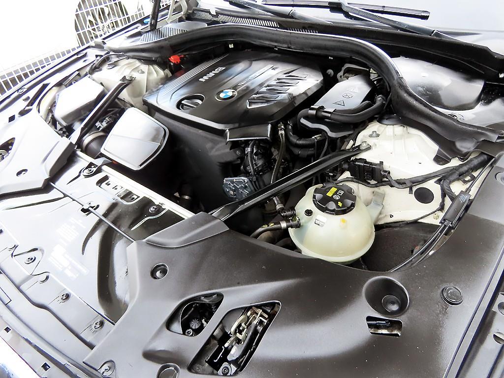 BMW 5시리즈(7세대) 520d xDrive M스포츠팩 플러스 - 이미지 9