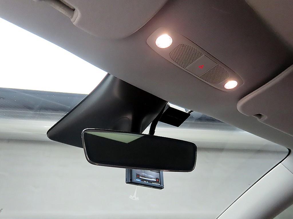 테슬라 모델 Y AWD 롱 레인지 - 이미지 10