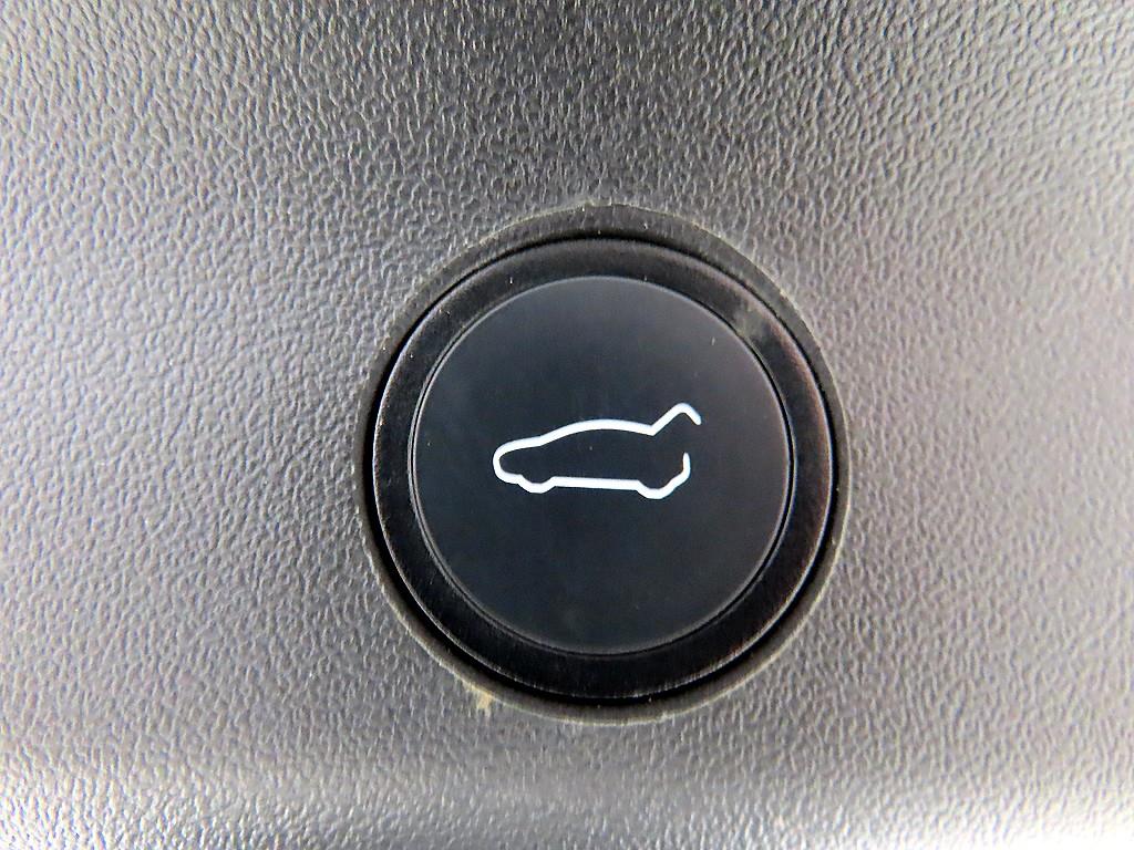 테슬라 모델 Y AWD 롱 레인지 - 이미지 14